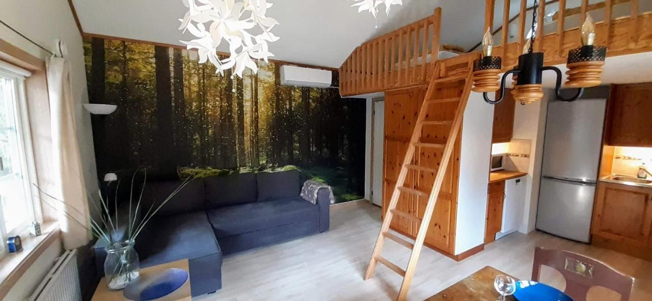 Comfortable Cottage At Scenic Lake Landvetter Екстер'єр фото